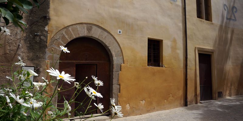 entrada al convent